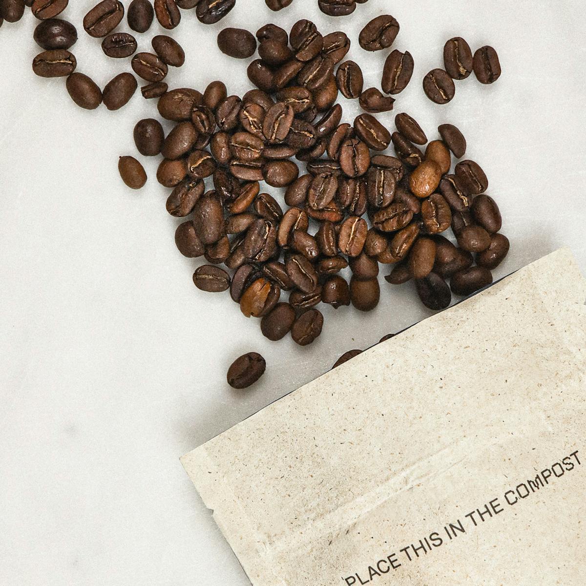 Plantmade™ paper coffee pouch with valve 5